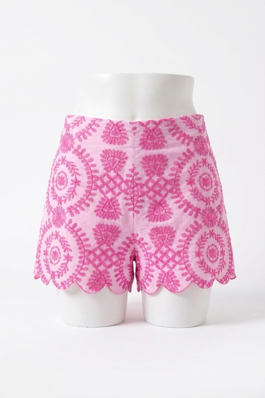 NEW ADELYN RAE rose embroidery scallop shorts in lilac/magenta